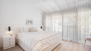 2 bedrooms, WiFi, bed sheets - Ray St Retreat - Luxury Stay near Sunshine Beach (Sunshine Beach)