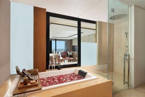 Bathroom - Grand Seminyak - Lifestyle Boutique Resorts (Seminyak)