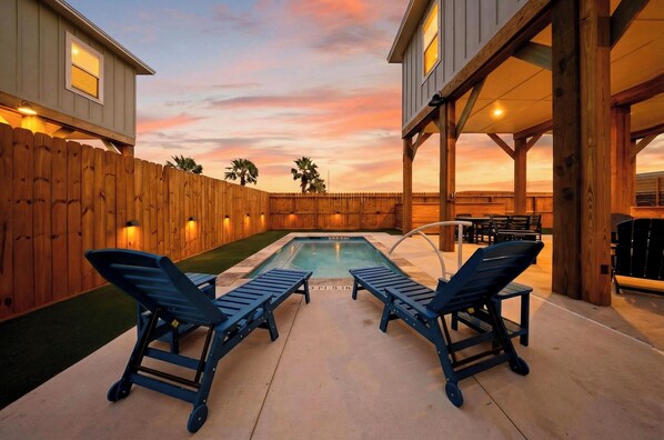 Pool - Pool + Putting Green + Firepit + Golf Cart Zone + Near Mustang Island Beach (Port Aransas)