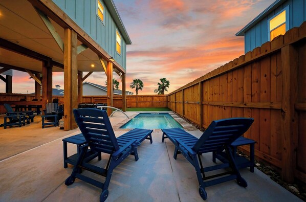 Pool - Pool + Putting Green + Firepit + Golf Cart Zone + Near Port Aransas Beach (Port Aransas)