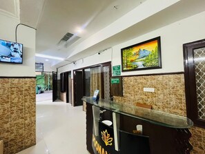 Front of property - Roomshala Poonam Villa - Fortis Hospital (New Delhi)