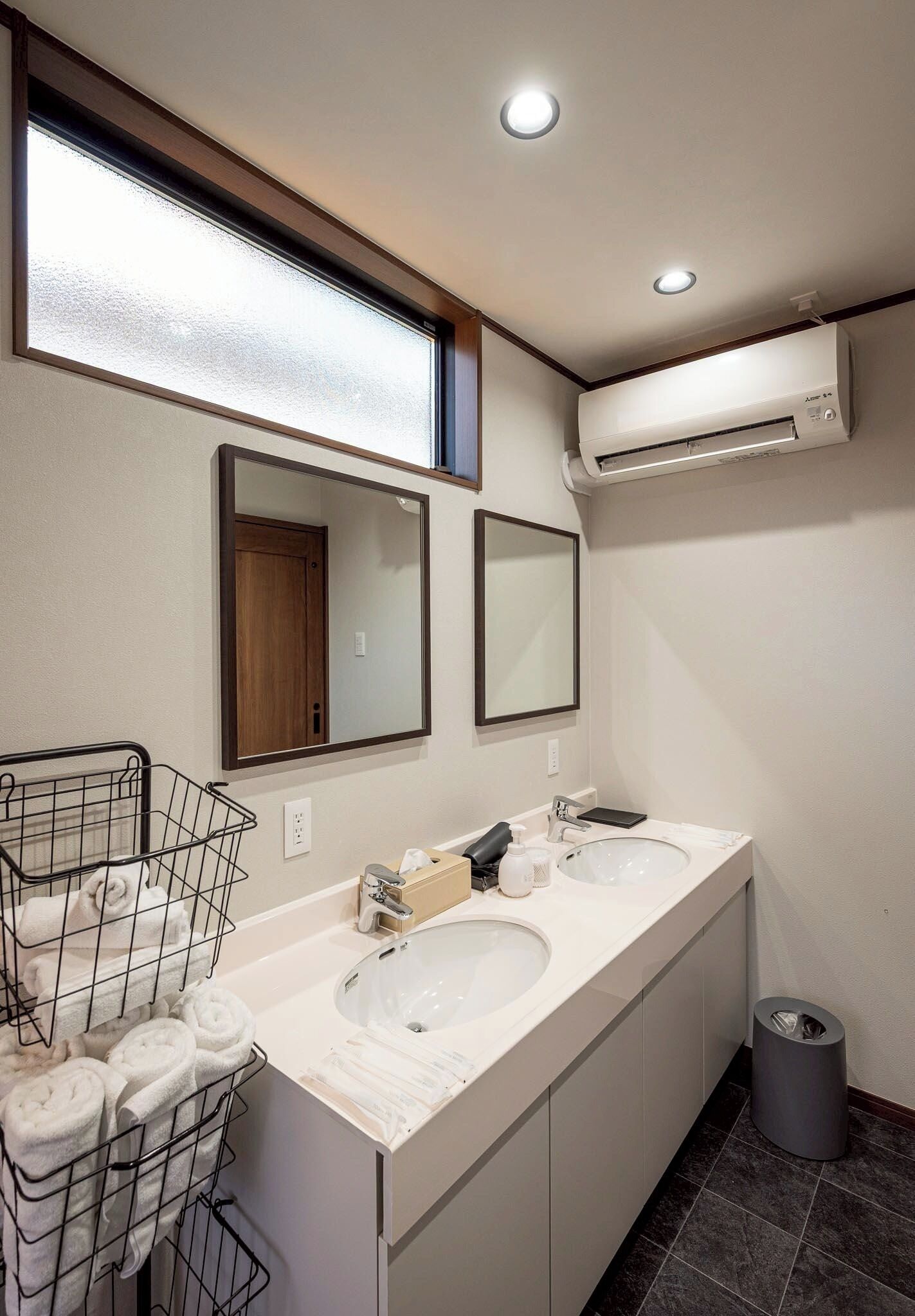 Hair dryer, towels