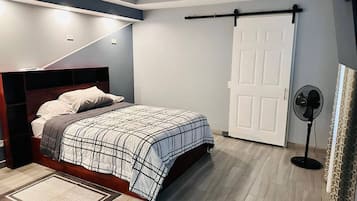 3 bedrooms, iron/ironing board, Internet