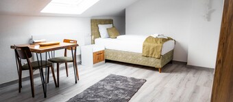 E&B Hotel
