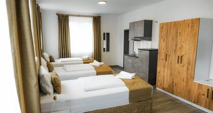 E&B Hotel