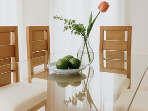 Huis, 3 slaapkamers, roken, balkon | Dineren