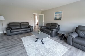 Living area - Large home to sleep 14 in the heart of Sneem Village (Sneem)