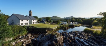 Large home to sleep 14 in the heart of Sneem Village