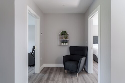 Large detached home in the heart of Sneem to sleep 14 people