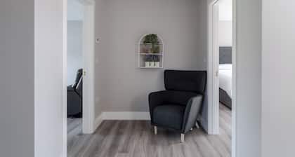 Large detached home in the heart of Sneem to sleep 14 people