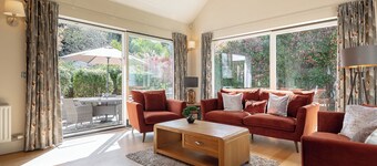 4 bedroom home with pool access. Sleeps 8