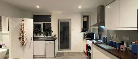 House, 3 Bedrooms, Smoking | Interior