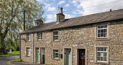 Charming 2-bedroom cottage in beautiful Ingleton perfect for relaxing getaway