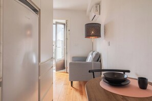Interior - BALCONY PORTO VIEW - Charming apartment with balcony (Porto)