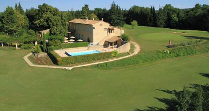 Gite du golf in a 30-hectare setting 5 minutes from place aux herbes