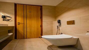 Standard Double Room | Bathroom