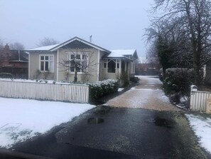 Exterior - Spacious 3 bedroom period home. 2 living rooms.
Walking distance to town (Methven)