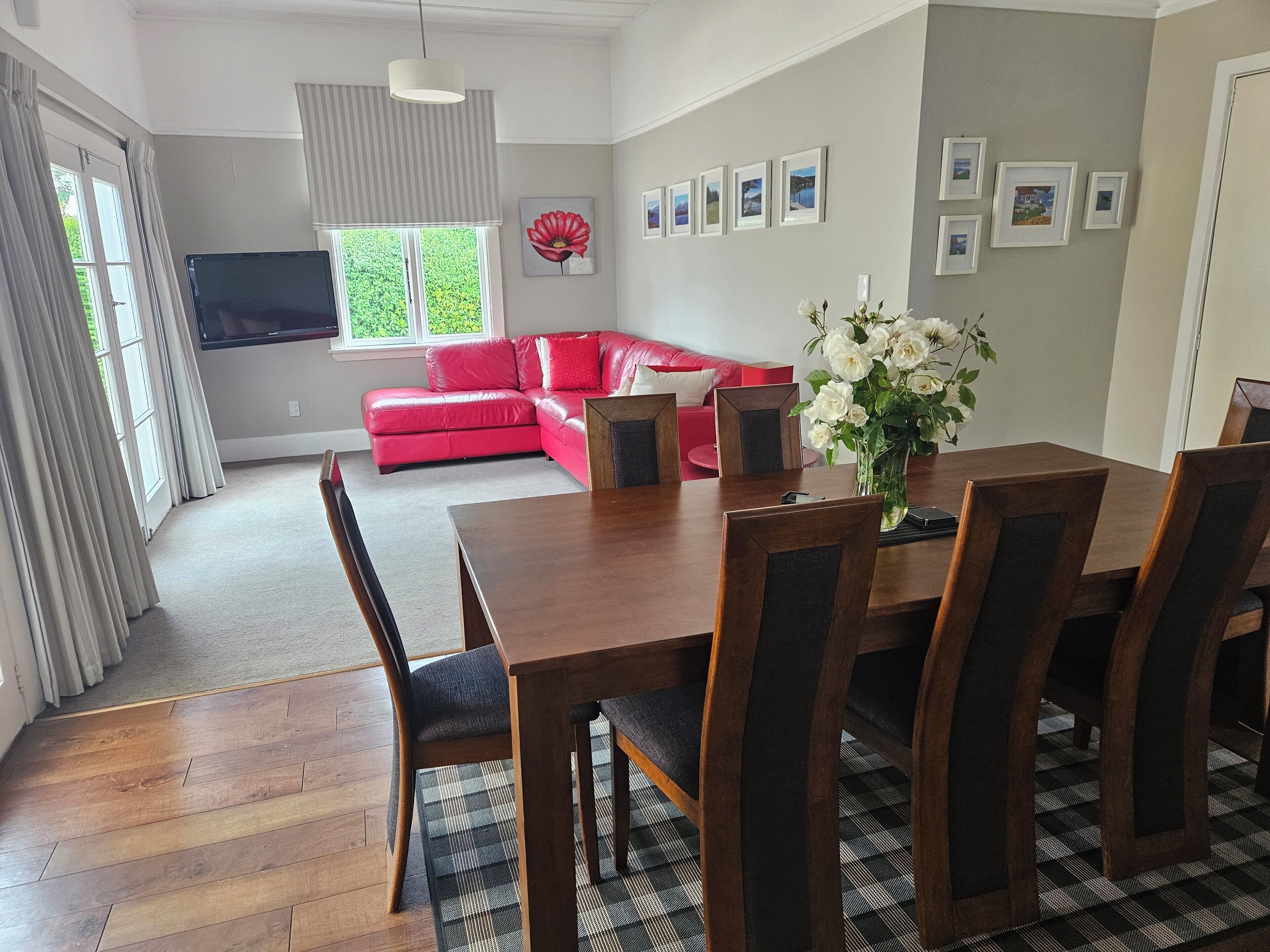 Spacious 3 Bedroom Period Home. 2 Living Rooms. Walking Distance To Town. - Methven
