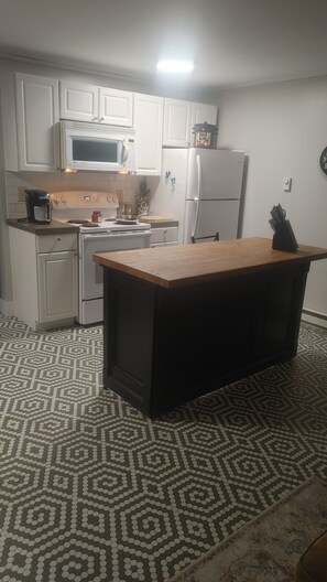 Private kitchen - Fantastic 1-bedroom apartment in charming Cumberland (Cumberland)