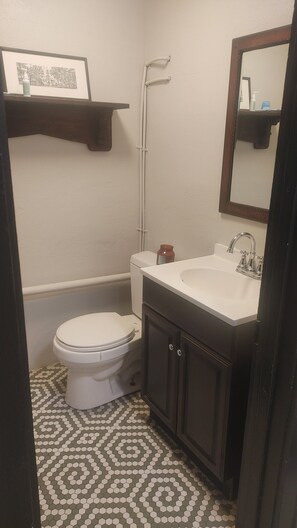 Bathroom - Fantastic 1-bedroom apartment in charming Cumberland (Cumberland)
