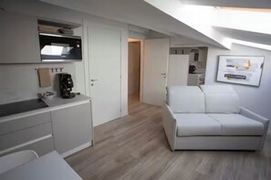 Living area - Rome Square Loft, centrality and convenience. (Modena)