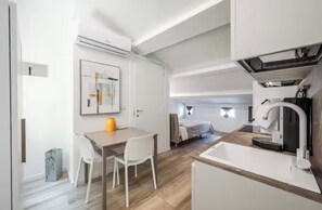 Interior - Rome Square Loft, centrality and convenience. (Modena)