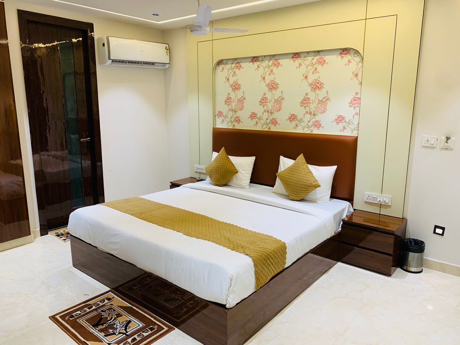 Quarto casal luxo, vista para a cidade