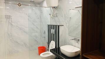 Chambre Double Deluxe, vue ville | Salle de bain