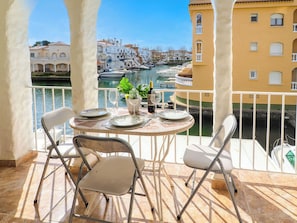 Outdoor dining - Canal Port Empuries by Interhome (Empuriabrava)