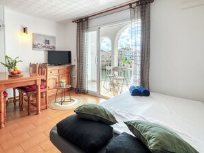 1 bedroom, desk, Internet - Canal Port Empuries by Interhome (Empuriabrava)