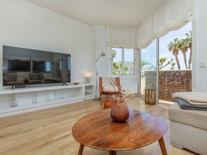 TV - Seahome by Interhome (Blanes)