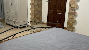 1 Schlafzimmer, Bügeleisen/Bügelbrett, Reisekinderbett, kostenloses WLAN