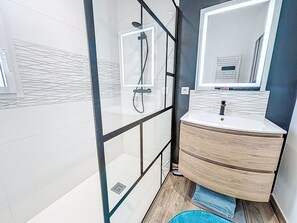 Bathroom - Maison Du Crouzic by Interhome (Etel)