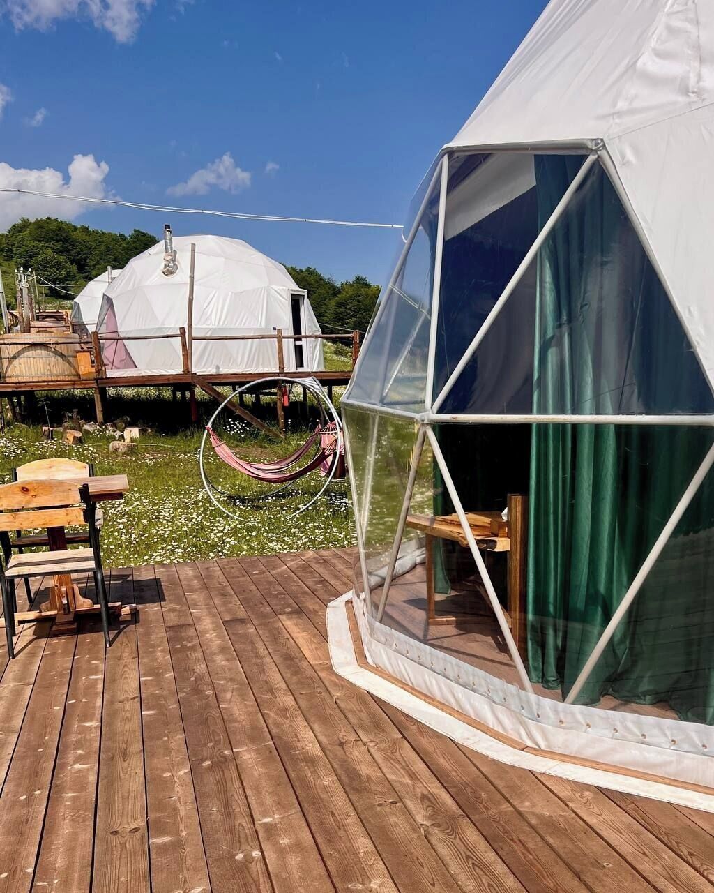 Chambre Confort Double ou avec lits jumeaux, véranda, vue montagne | Restauration extérieure