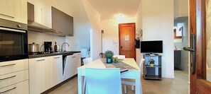 Fridge, microwave, stovetop, dishwasher - Duplex apartment with pool access (Lignano Sabbiadoro)