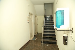 Classic Triple Room, Balcony, Garden View | Interior - Arunachala Cottage (Thiruvannamalai)