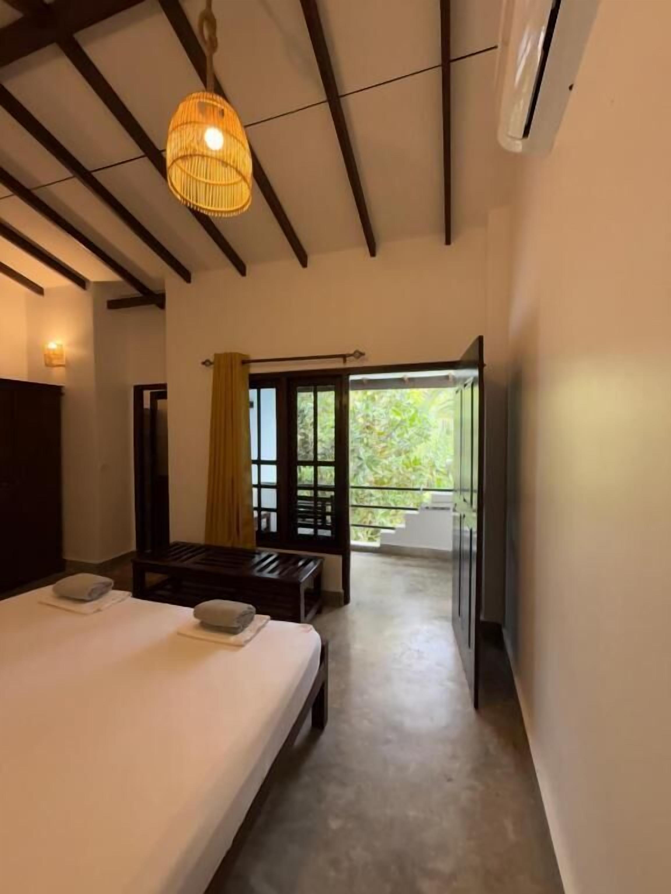 컴포트 더블룸, 발코니, 수영장 전망