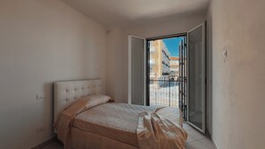 5 chambres, fer et planche à repasser, Wi-Fi, draps fournis