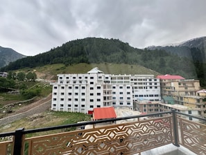 Property grounds - Mount Hayat Hotel  (Naran)