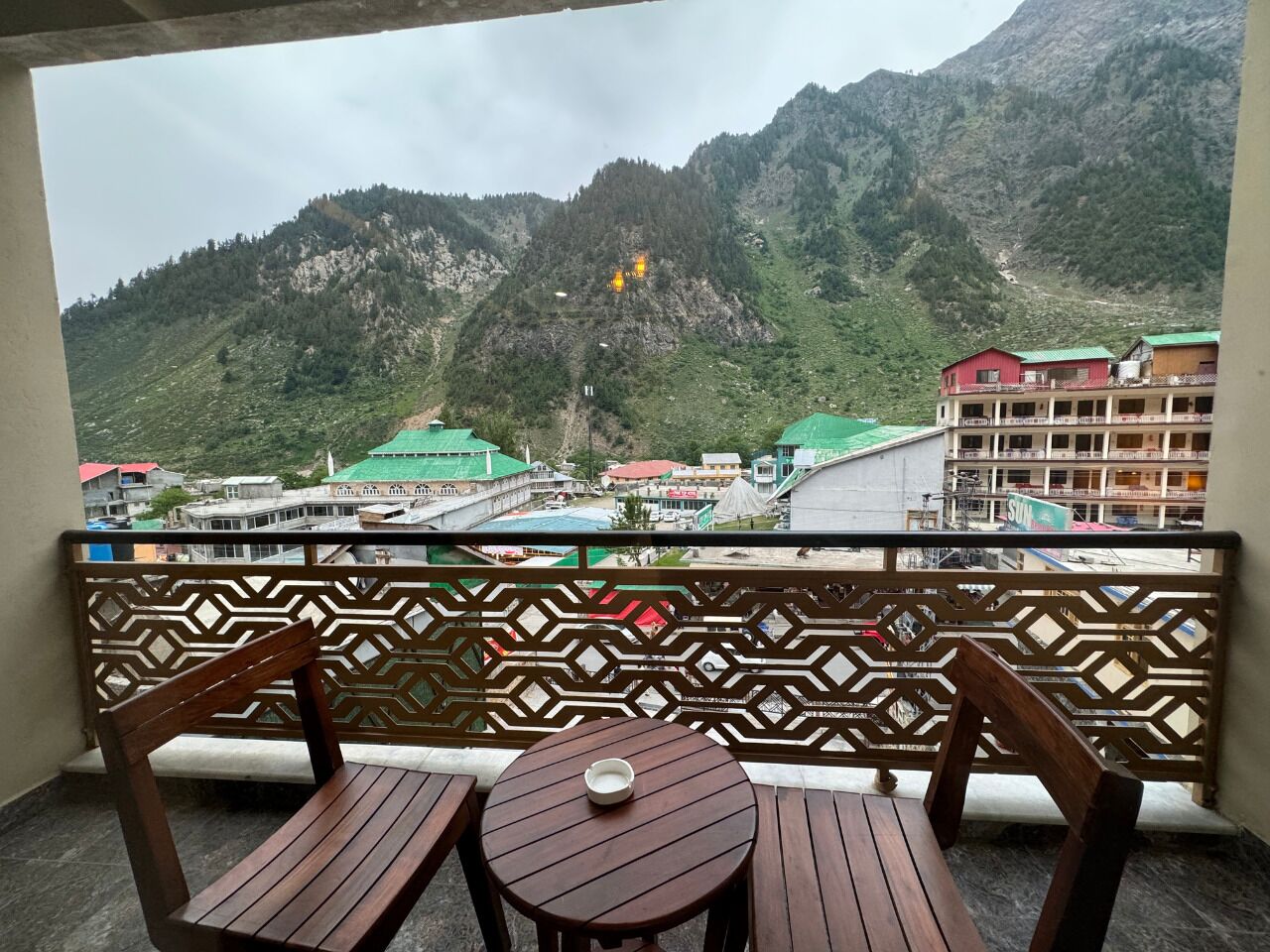 豪華開放式客房, 山景 | 室外用餐