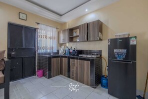 Classic Apartment | Private kitchen - Masha Holiday Homes Kilifi (kilifi)