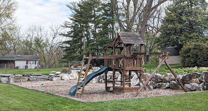 Dutch Homestead Vacation Home - central Lancaster Co. 6 min. to Sight & Sound!