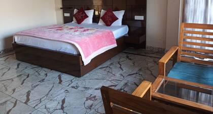 B'NEST By Baan Home Stay