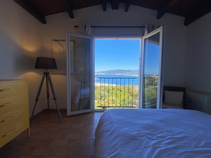5 bedrooms, free WiFi, bed sheets