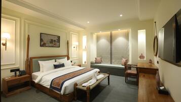 Luxury Room | Egyptian cotton sheets, premium bedding, down comforters, minibar