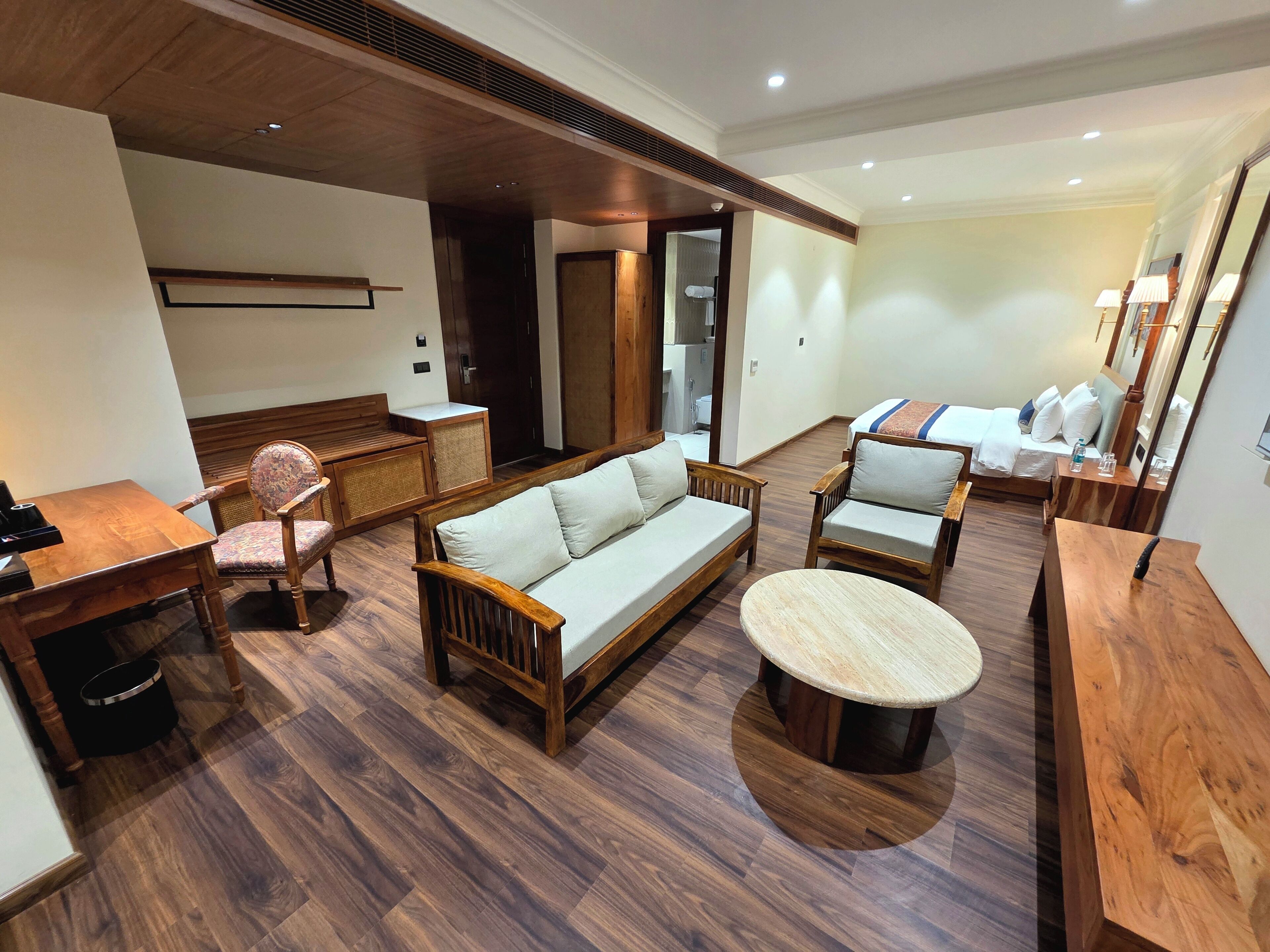Akhyana Suite | Egyptian cotton sheets, premium bedding, down duvets, minibar