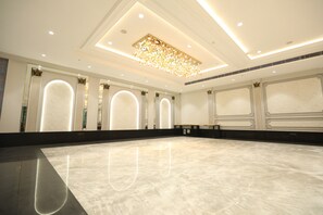 Banquet hall - Akhyana Hotel Near Unitech Cyber Park  (Gurugram)