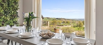 The Harrogate Celebration House | Sleeps 19 | Karaoke Bar and Hot Tub