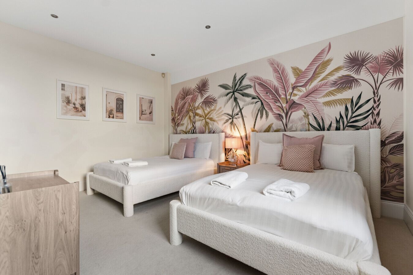 6 bedrooms, desk, iron/ironing board, WiFi