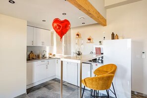 Private kitchen - L'Oasis de MontVert Love Room (Saint-Zacharie)